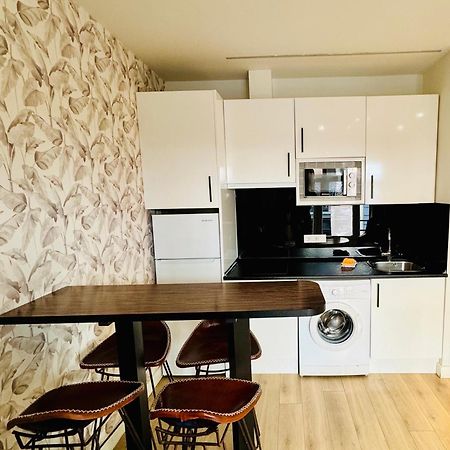 Apartamentos Apolo Madrid Esterno foto