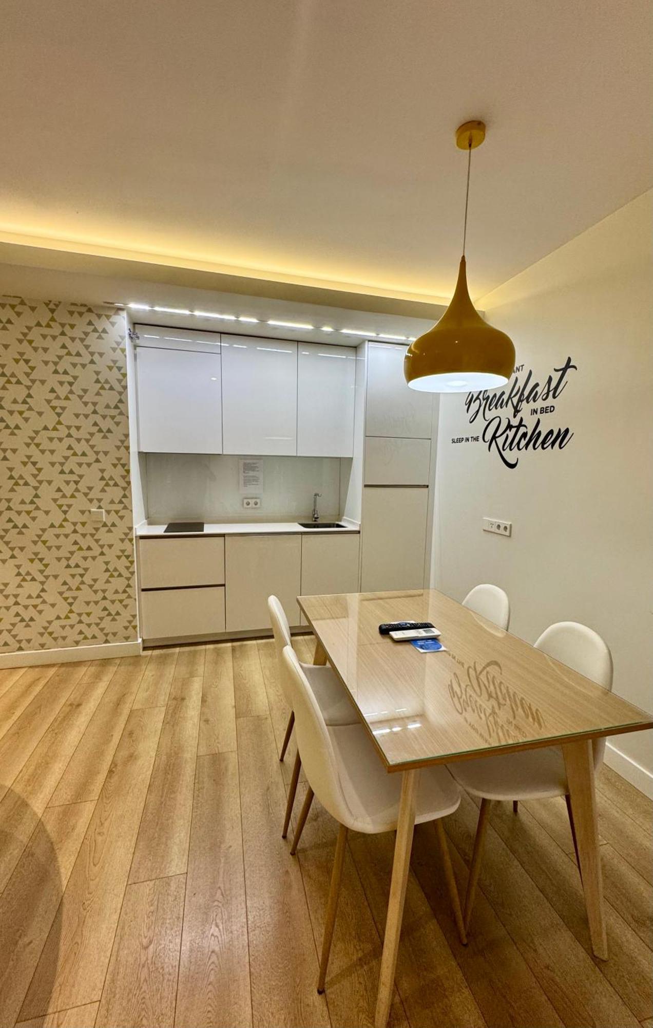Apartamentos Apolo Madrid Esterno foto