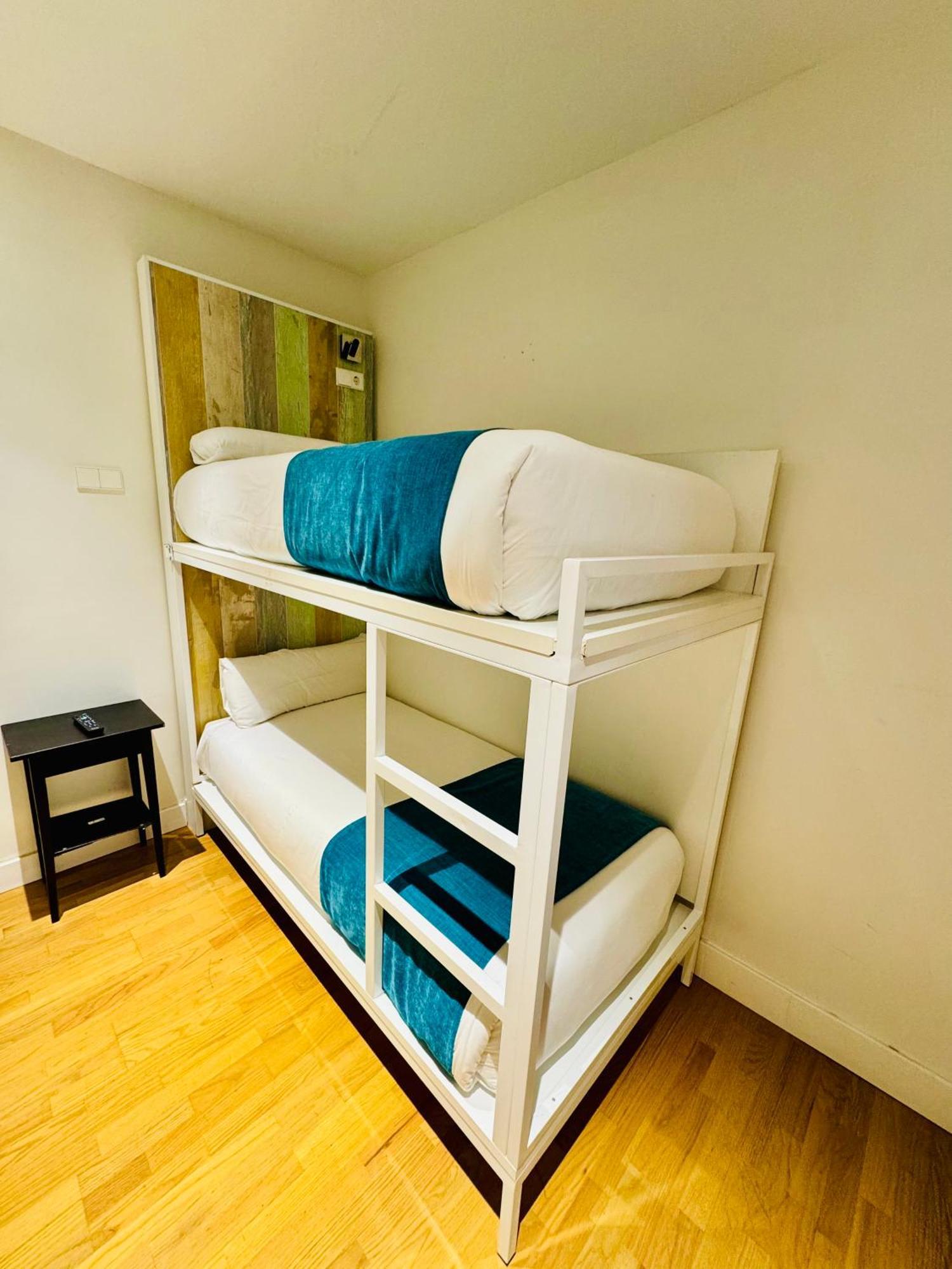 Apartamentos Apolo Madrid Esterno foto