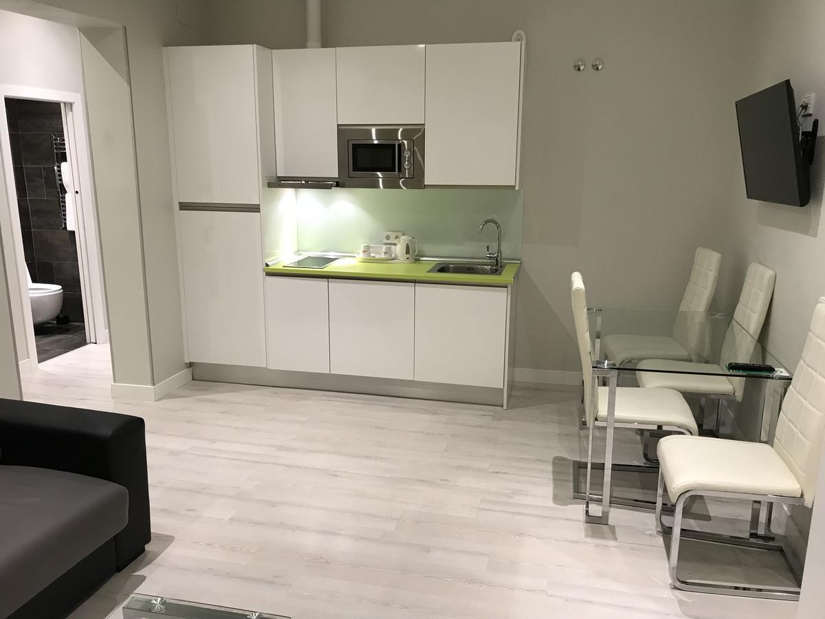 Apartamentos Apolo Madrid Esterno foto