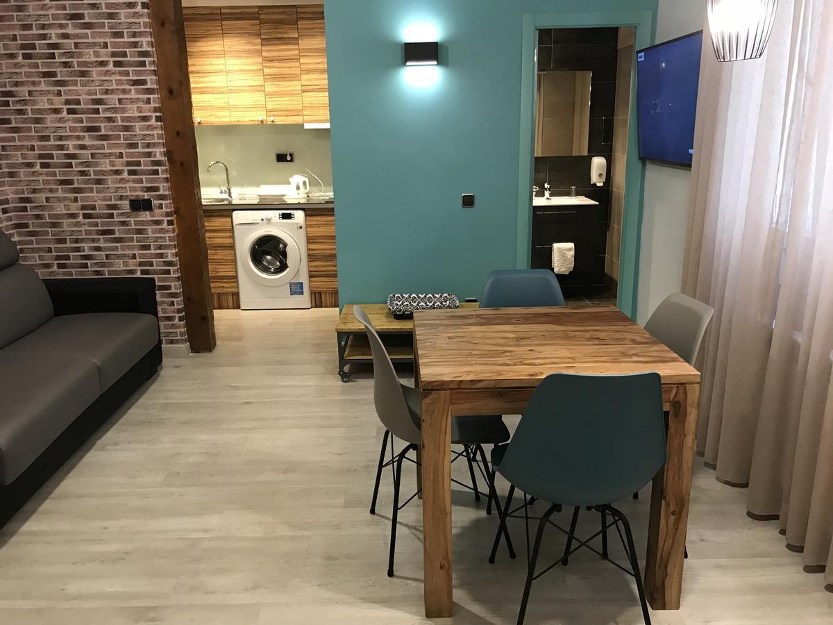 Apartamentos Apolo Madrid Esterno foto