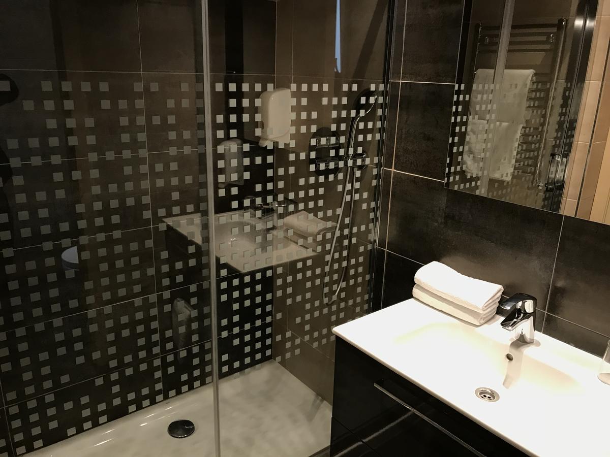 Apartamentos Apolo Madrid Esterno foto