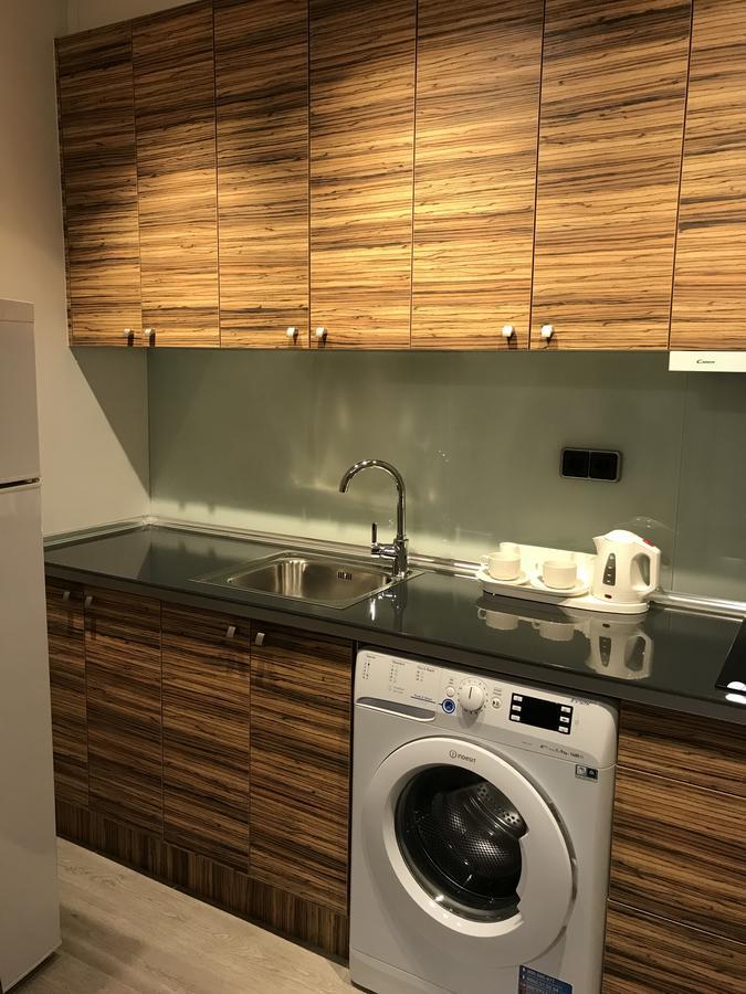 Apartamentos Apolo Madrid Esterno foto