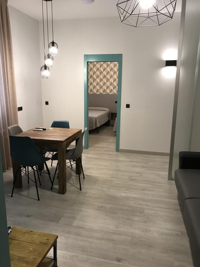 Apartamentos Apolo Madrid Esterno foto
