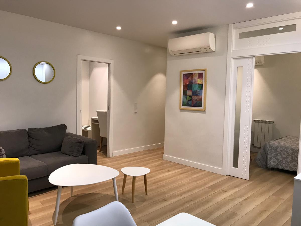 Apartamentos Apolo Madrid Esterno foto