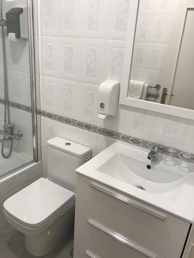 Apartamentos Apolo Madrid Esterno foto